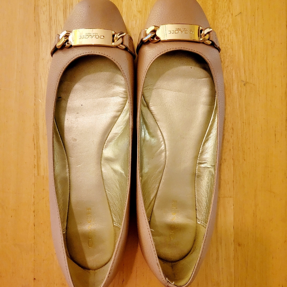 Coach flats